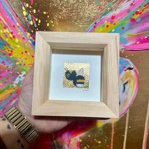 23CT GOLD LEAF TINY BEE ORIGINAL 6