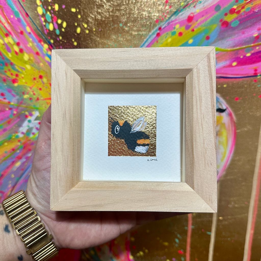 23CT GOLD LEAF TINY BEE ORIGINAL 2