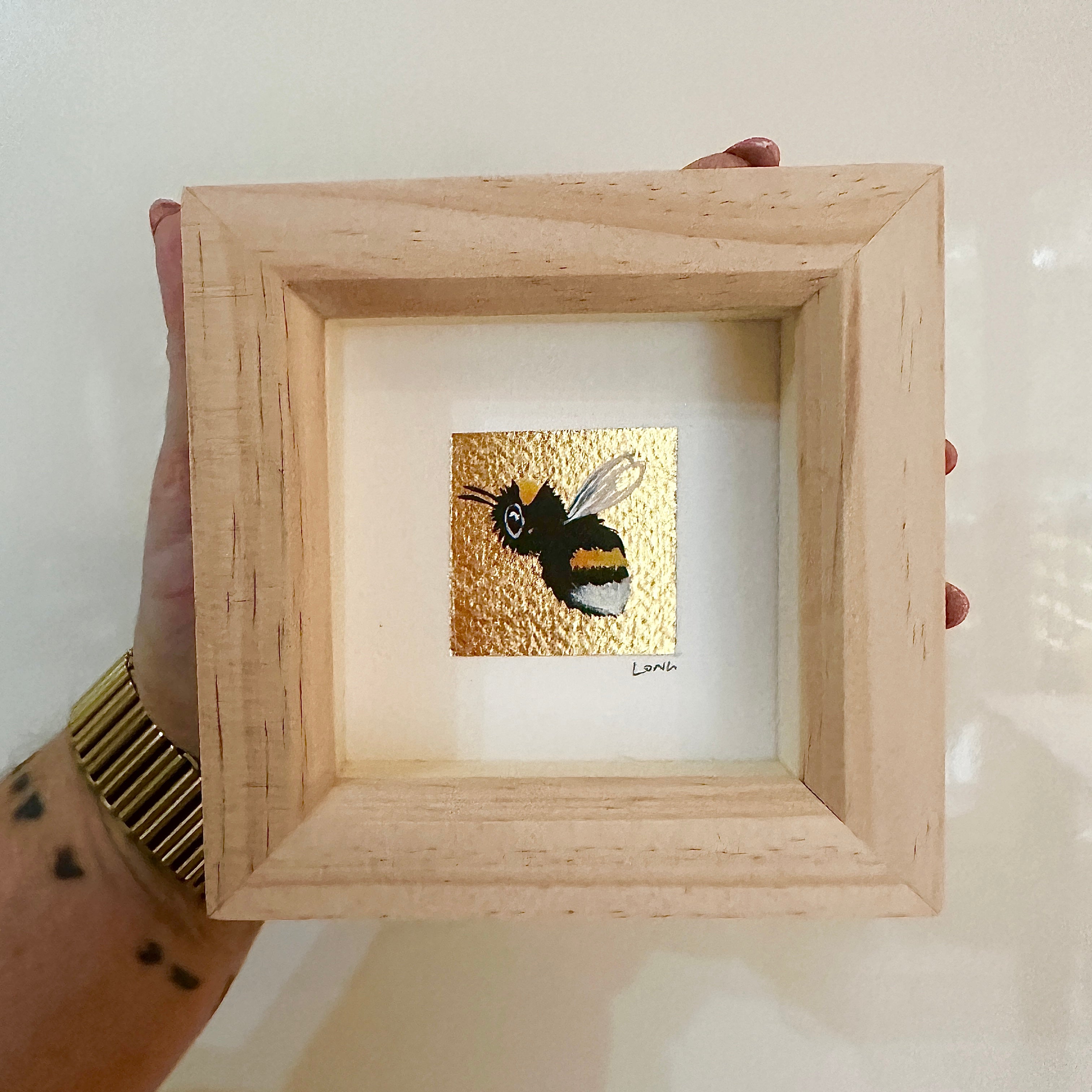 23CT GOLD LEAF TINY BEE