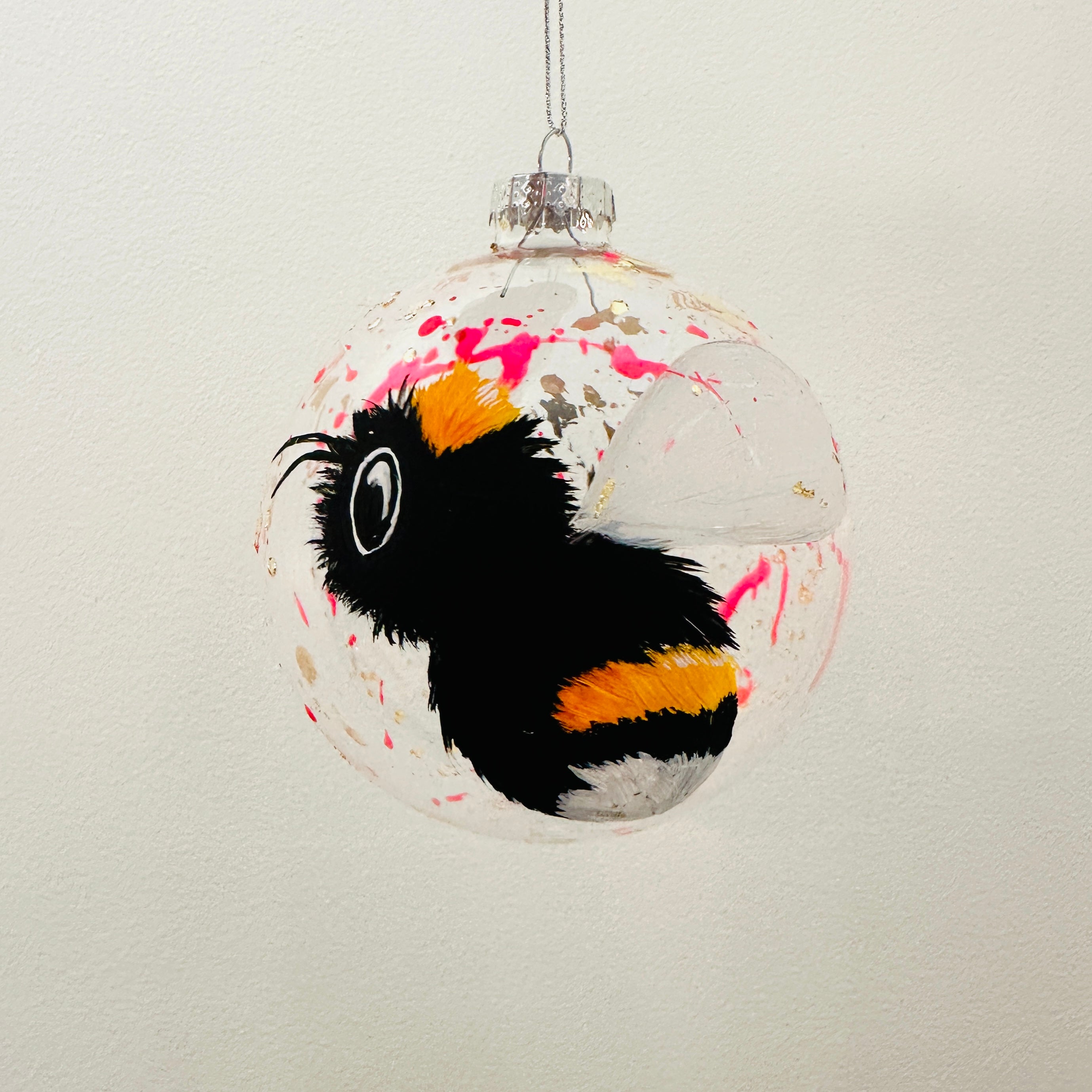 BEE BAUBLE - Gold Leaf with neon pink splats