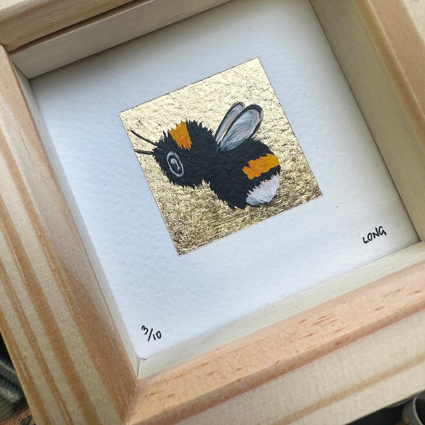 3/10 23CT GOLD LEAF TINY BEE