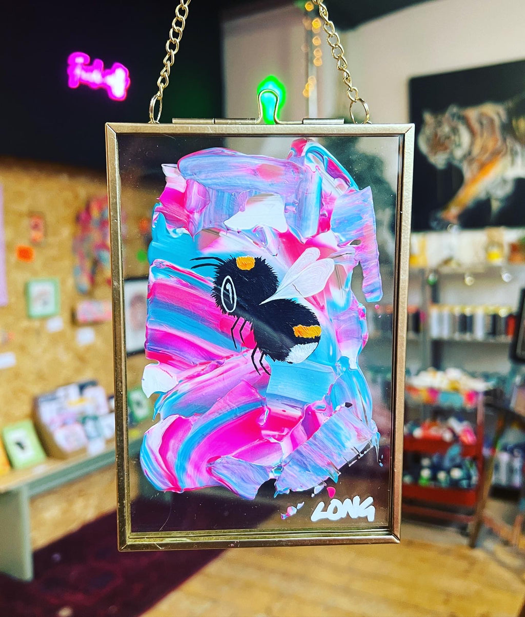 GLASS BEE - hanging frame ORIGINAL