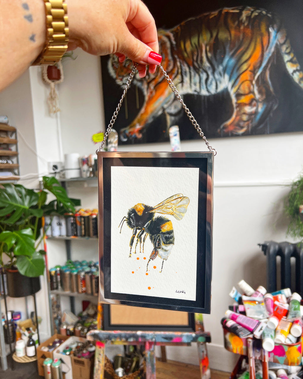 HANGING FRAMED BEE PRINT
